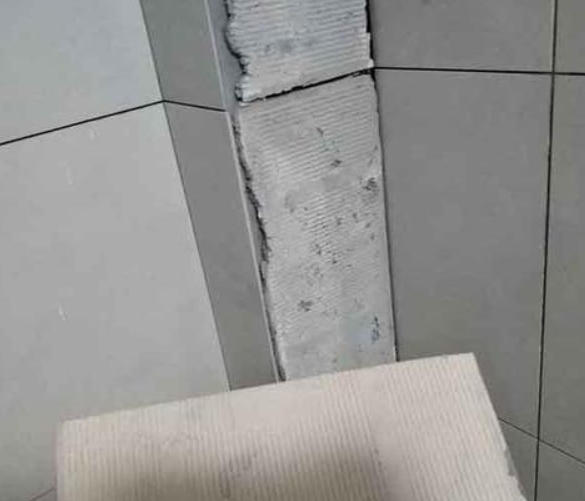 峨眉山瓷砖空鼓维修公司分享下厨房瓷砖脱落的补救措施。